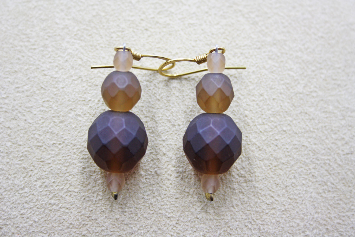 Earring with small and medium ball - AVAILABLE IN VARIOUS COLORS
