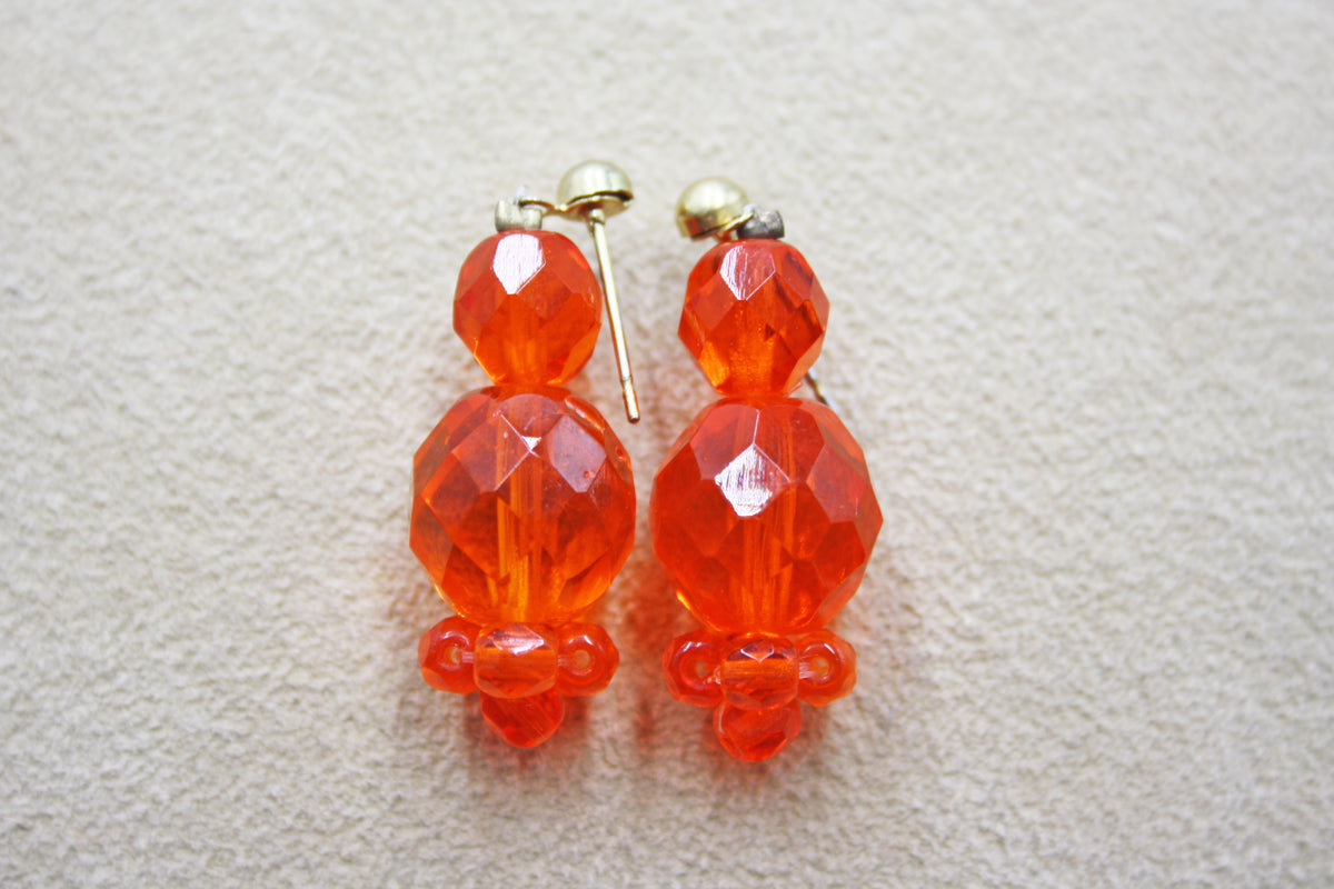 Earring with small and medium ball - AVAILABLE IN VARIOUS COLORS