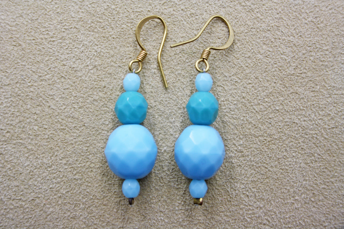 Earring with small and medium ball - AVAILABLE IN VARIOUS COLORS