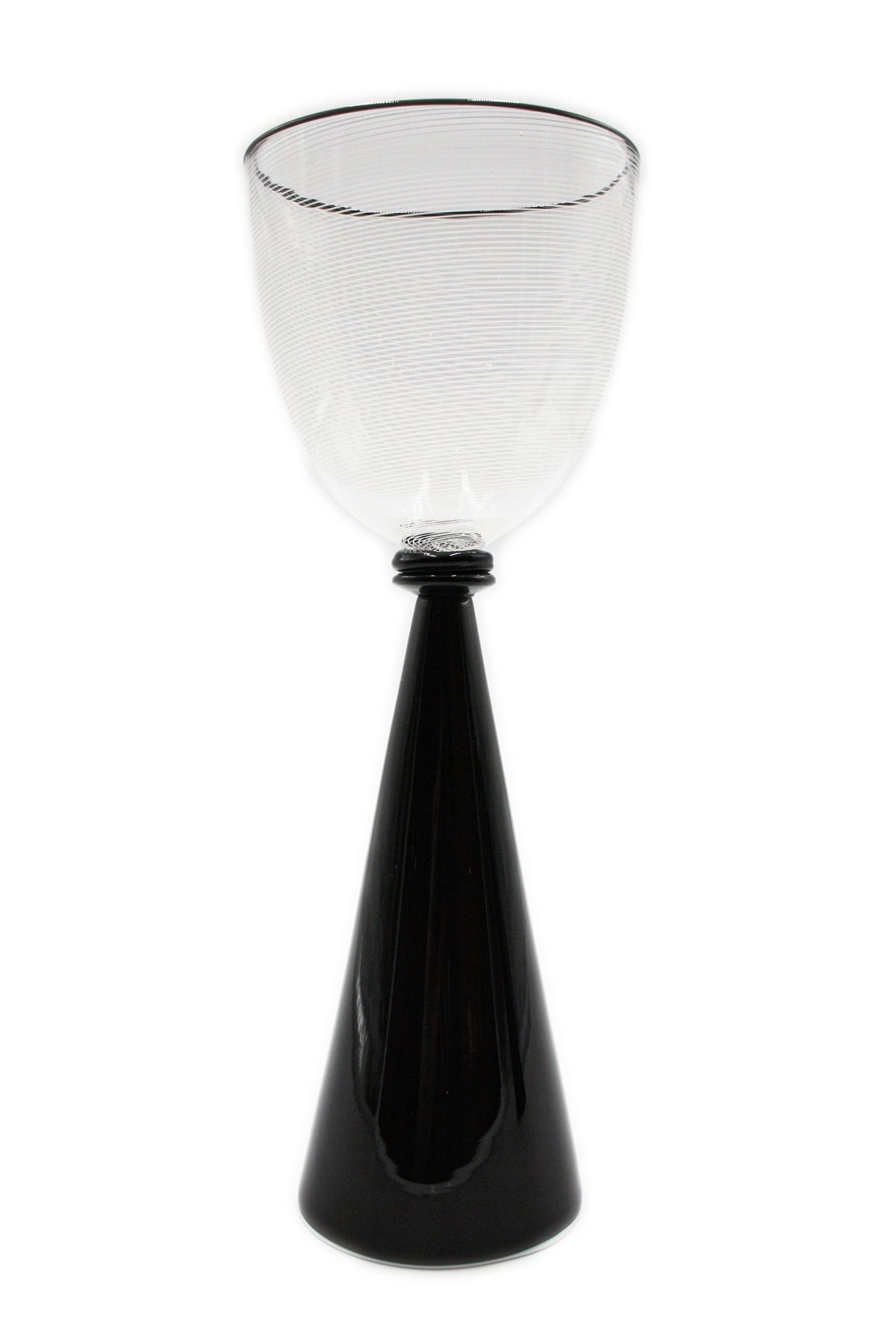 Black and white goblet with white filigrana