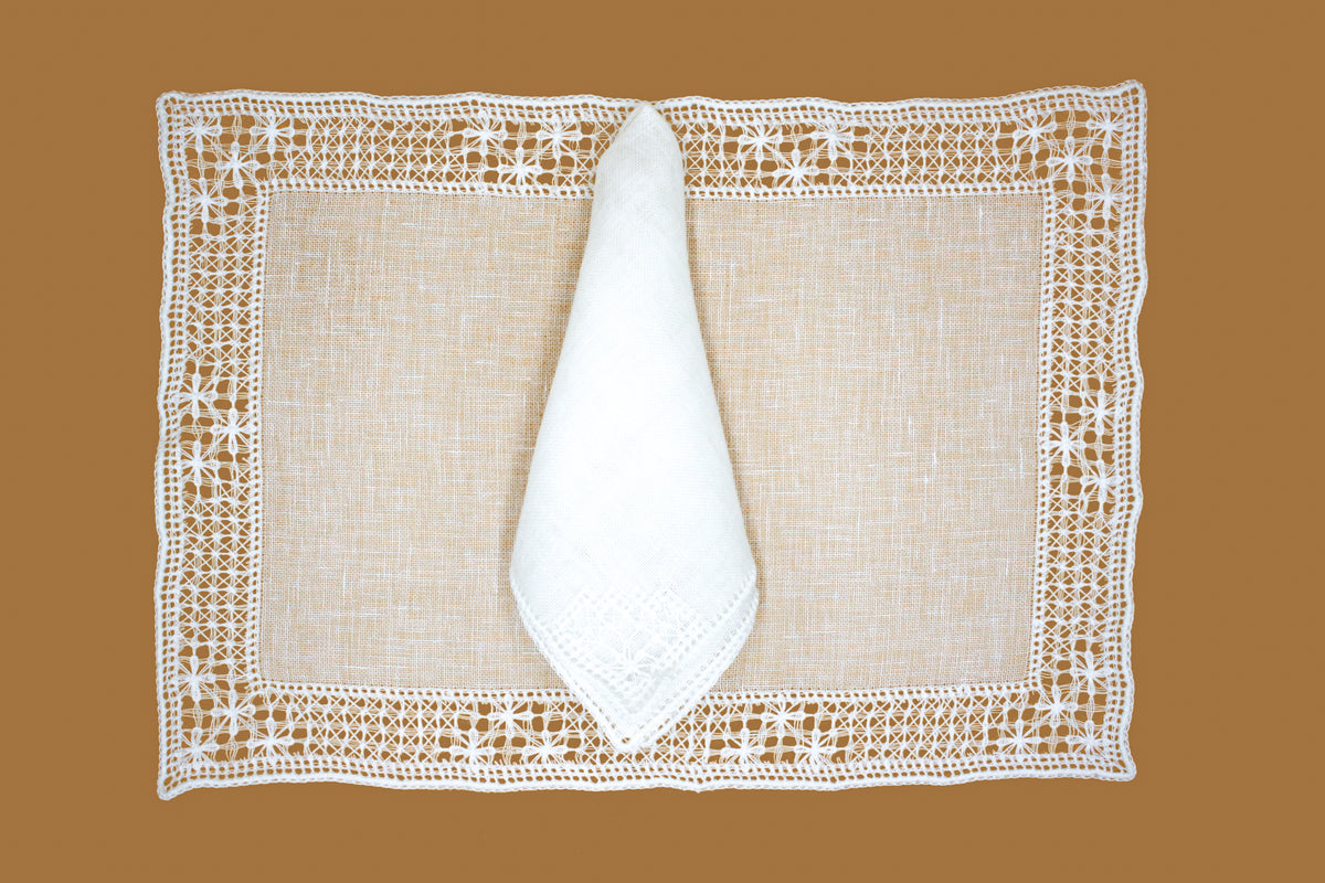 Set of 2 white bissone placemats and napkins