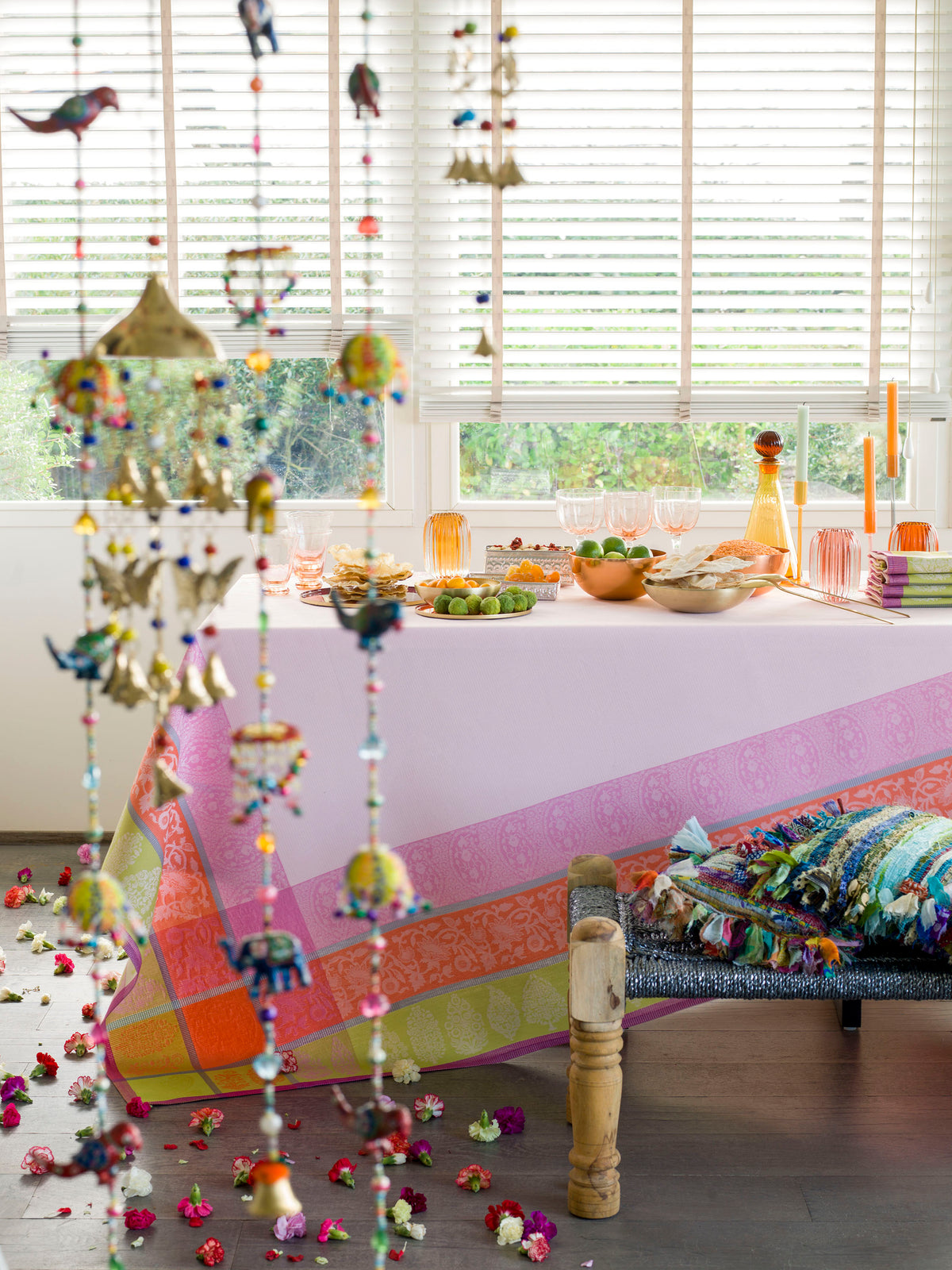 Sari Lotus tablecloth by Le Jacquard Français